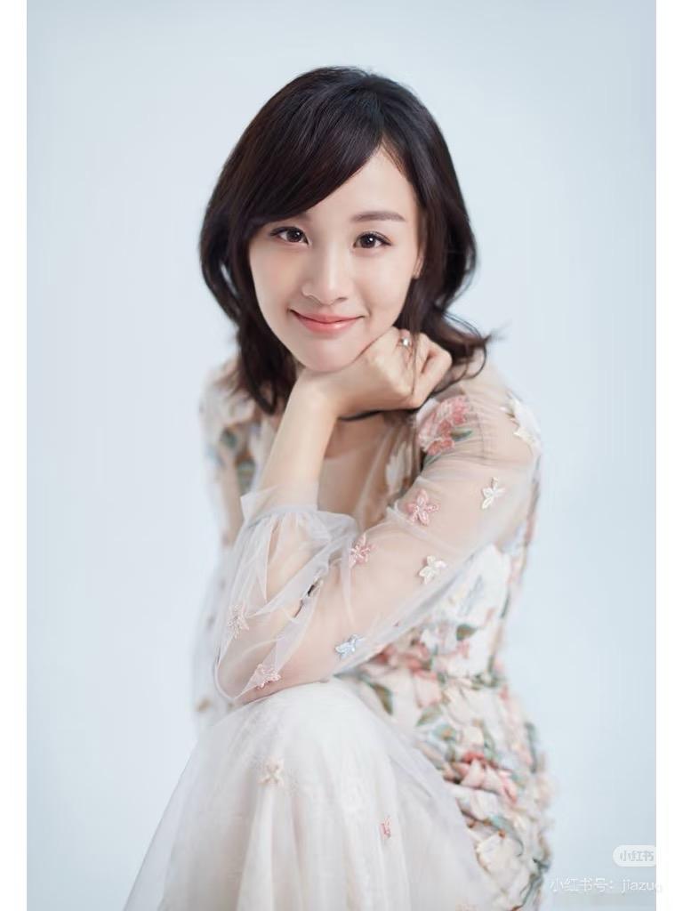 章龄之的圈中好友来爆料了 她说跟章龄之交往过的男的，没一个说她不好的。薛之谦早年