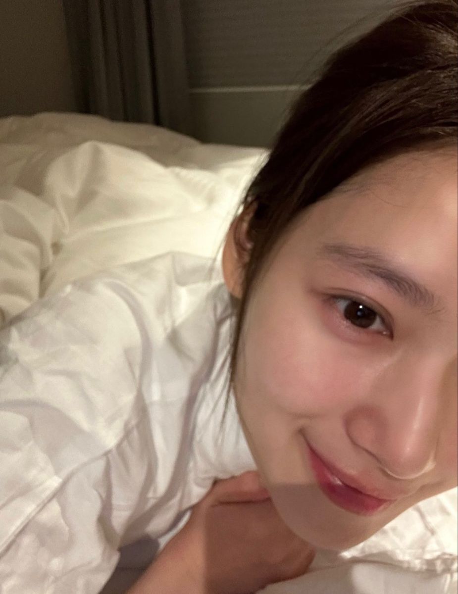 浓密的眉毛浓密的睫毛浓密的胎毛浓密的鬓角 