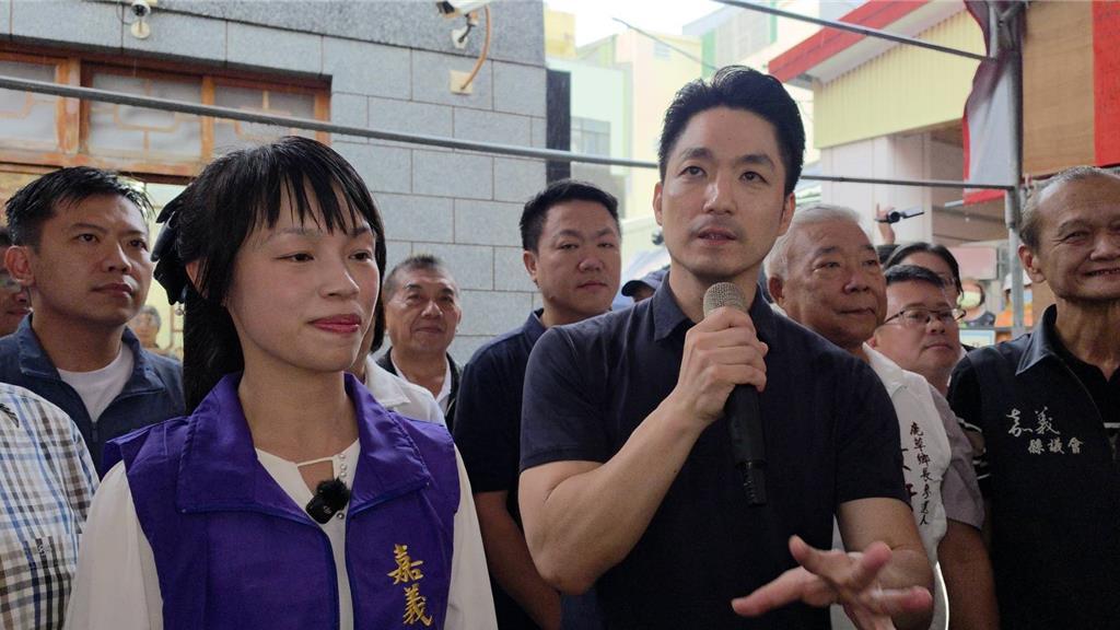 在野大联盟同框吴品叡 蒋万安赞声：给年轻人机会
台北市长蒋万安拚连任，今（23）