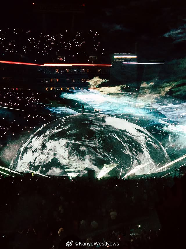 YE LIVE IN TAMPA NIGHT 1🎇🌎 