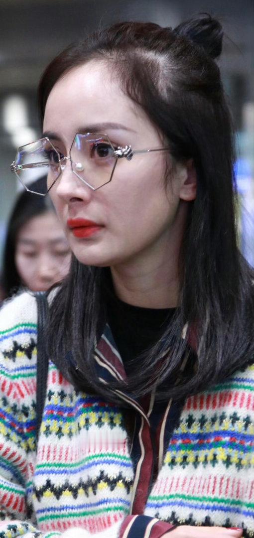 杨幂生图机场私服 ​​​