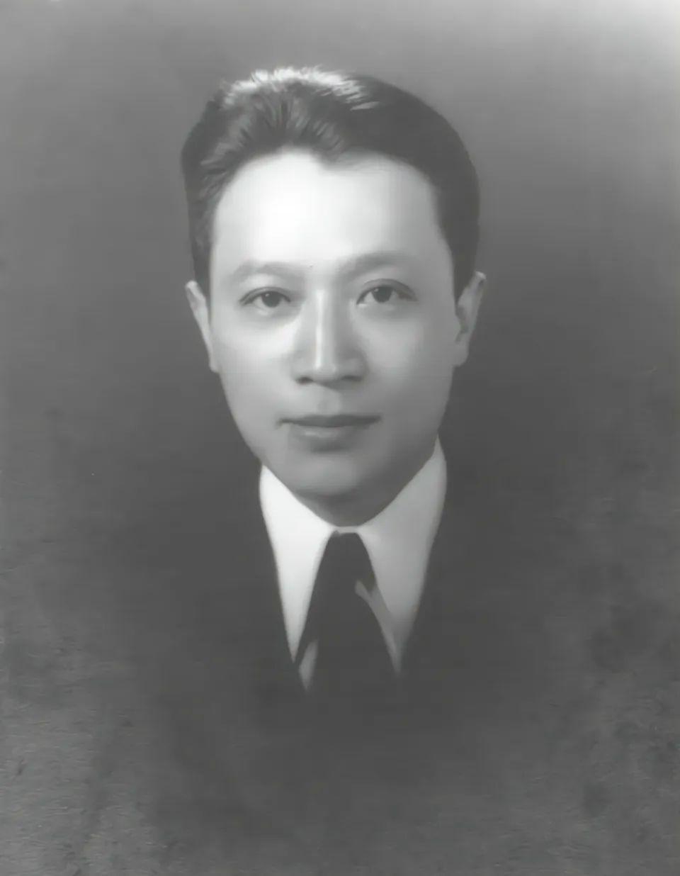 “他长得太漂亮了。”1933年，钱钟书追求清华才女赵萝蕤，可赵萝蕤根本看不上这个