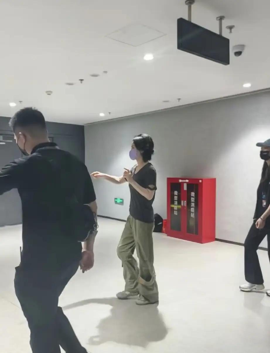 王菲和谢霆锋应该不会再分手了，
倒不是因为他俩之间有多少爱情，
而是因为他们现在