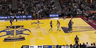 威少第二罚是有意不罚进的啊，是有意往约老师那边碰篮筐去的，结果得到的是三分。穆雷