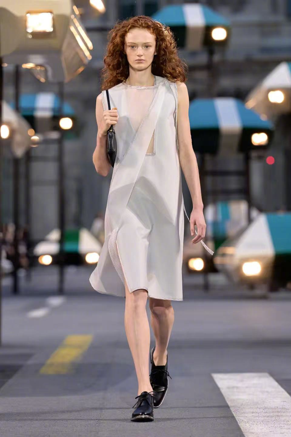Louis Vuitton 2027春夏女装大秀正式上演，Nicolas Ghe