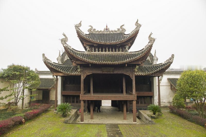 永州旅游资源特色鲜明，历史文化与自然风光相得益彰。
历史文化遗迹方面，柳子庙是纪