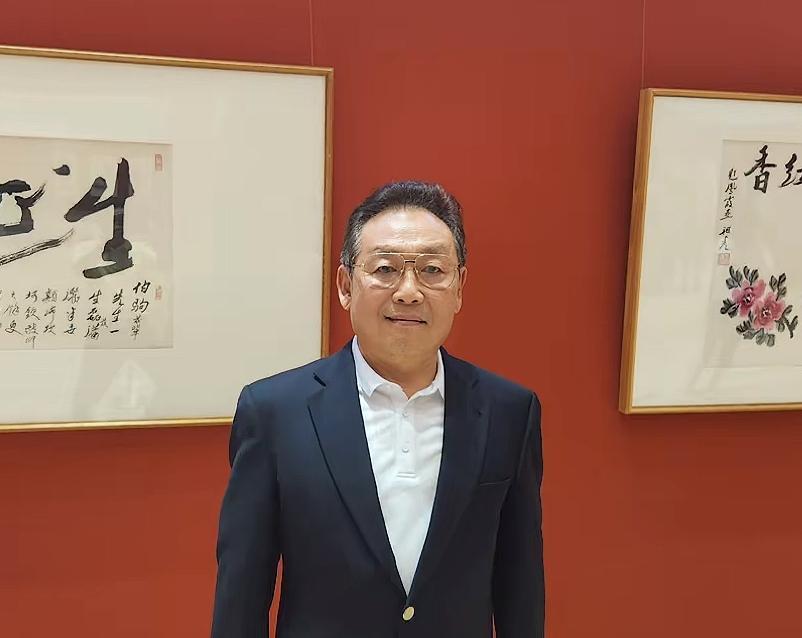 同样是文物消失，

没想到吴欢的处理方式与庞叔令截然相反，

不仅没有追究故宫博