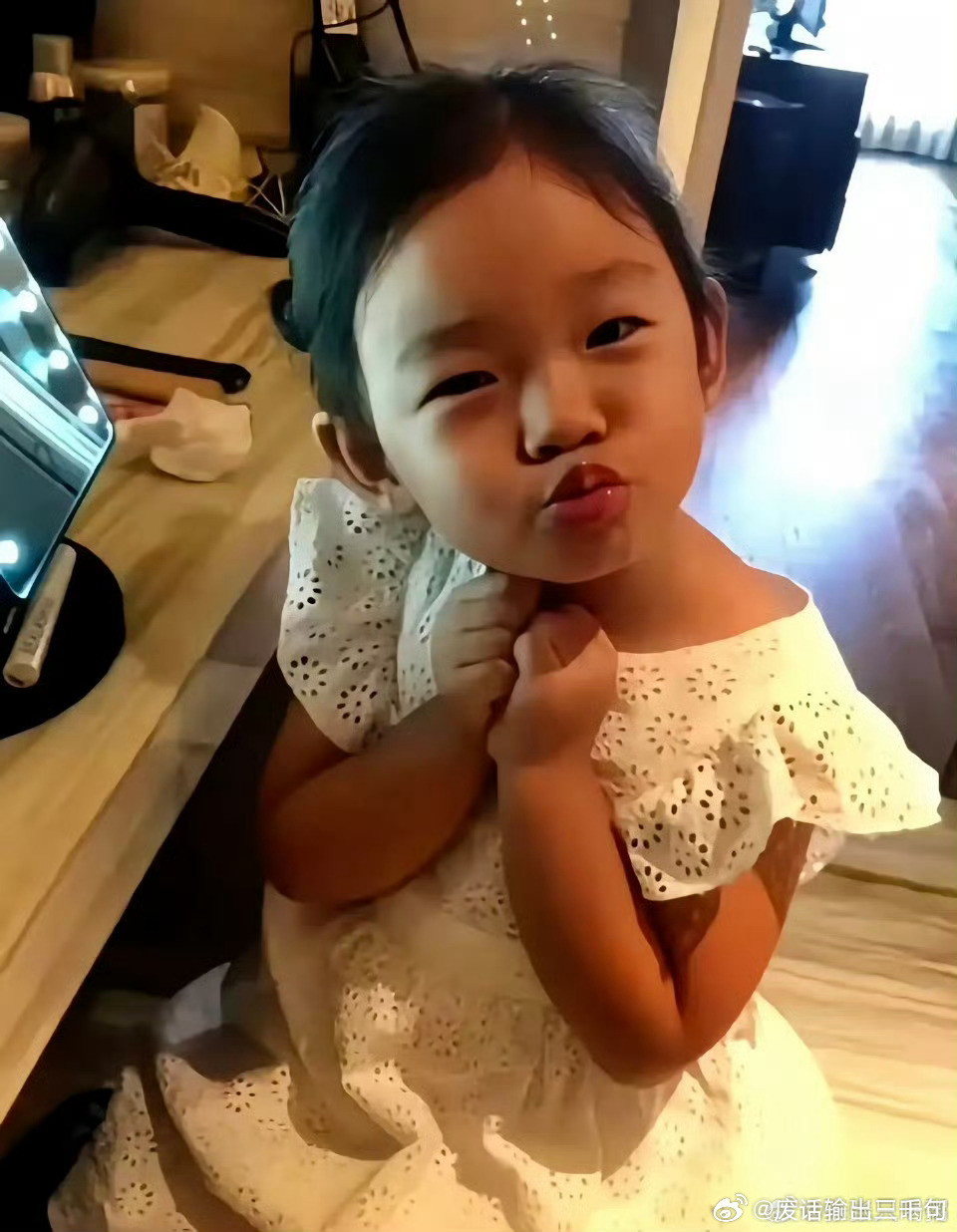 小玥儿成长应被尊重能不能尊重一下大s在她的心中 最想守护的就是自己的孩子了所以汪