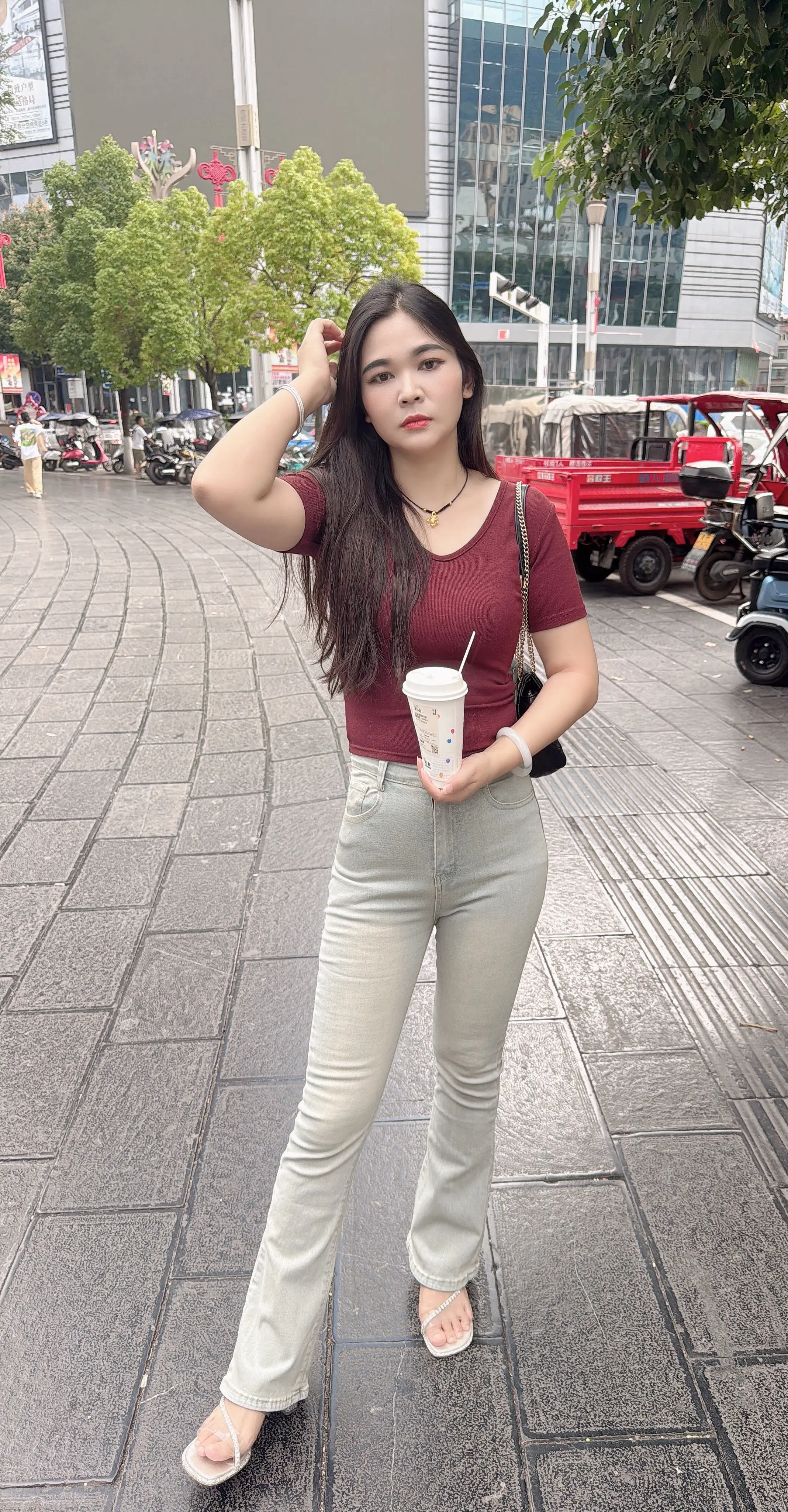奶茶一杯快乐加倍