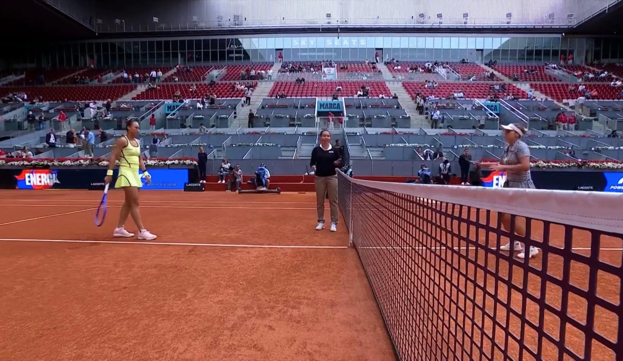 郑钦文vs肯宁 即将开打，在看吗👀 