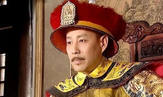 1665年9月8日,紫禁城办了一场清朝最年轻的帝后大婚。新郎11岁,新娘12岁。