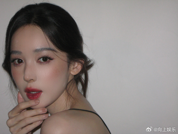 娜扎秀色可餐大美女娜扎ccd生图直出  娜扎ccd生图直出，完全秀色可餐大美女！