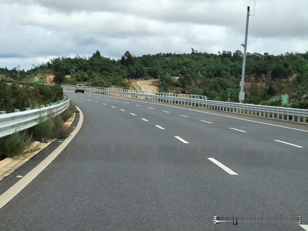 再次表扬云南高速！！！

山里高速也让跑120，隧道让跑110，极大极大程度增加