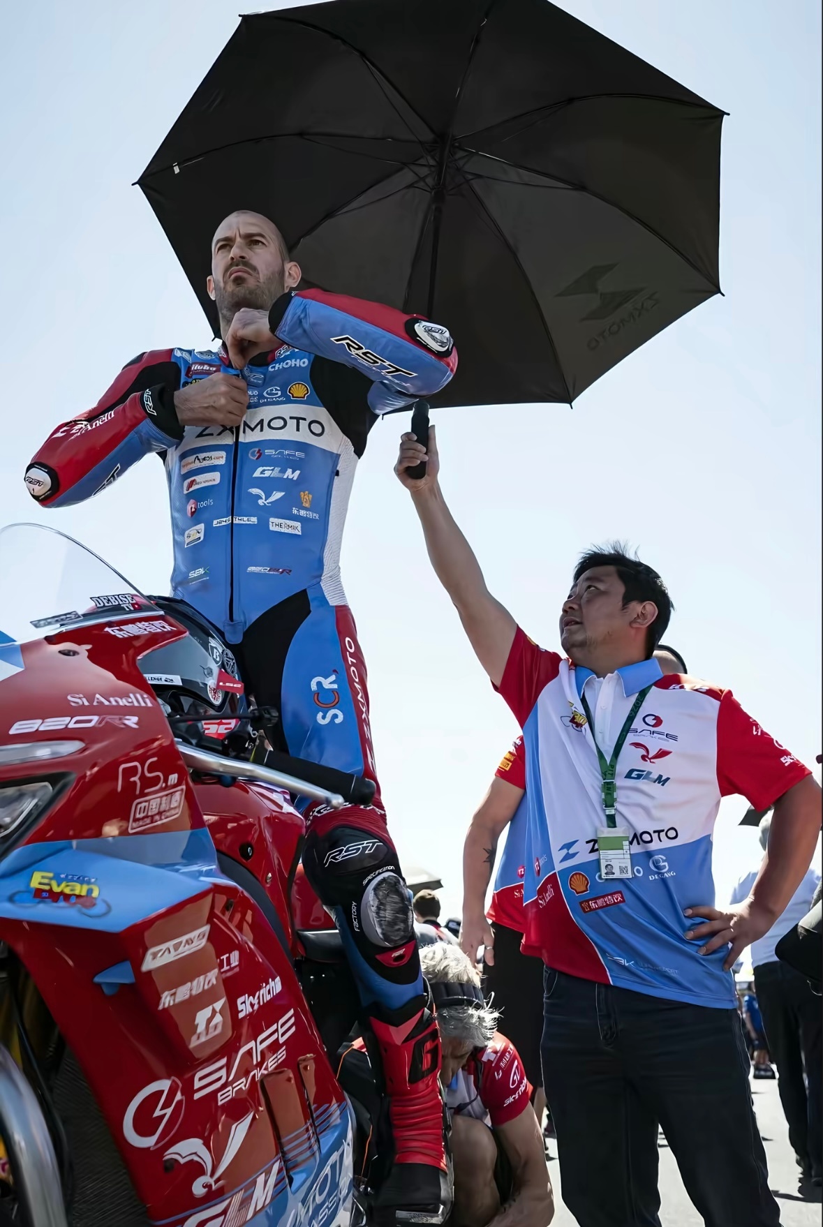 法国豪门弃子34岁终夺冠致谢张雪张雪火了，这些天每天刷到视频都会被这样热血动容，