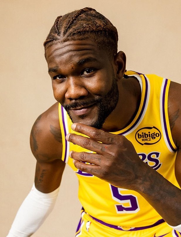 艾顿过去两场球：22分10篮板2帽（9/13）29分10篮板3帽（14/19）8