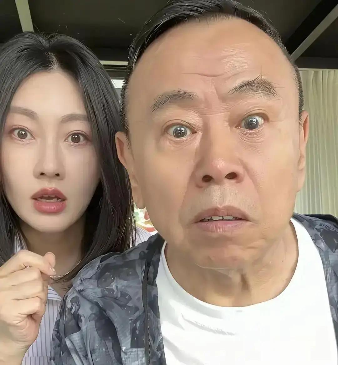 潘长江发了个高考祝福，评论区被骂了两万多条，热评第一说他“晦气”。他关评论区了。