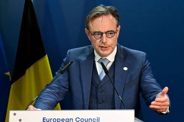 一边赚中国红利，一边抹黑中国？比利时首相的算盘打错了。

3月下旬，比利时首相德