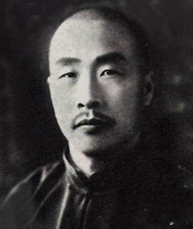 韩复榘之子韩子华，因父亲1938年被蒋介石处决，1948年国民党溃退时，他断然拒