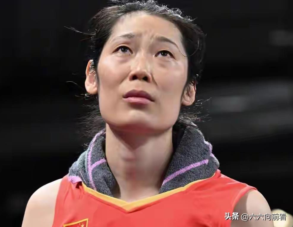这次女排教练组没有招朱婷进球队，她内心肯定是这么认为的：
1. 奥运会失利后可能