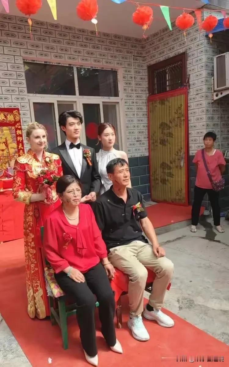 中国的父母，有多少人能接受自己的孩子娶外国洋女人呢？
毕竟中国还是一个受传统观念