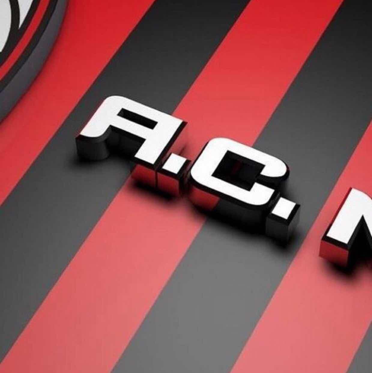 老徐不老：国际米兰最牛，最有冠军相！
在国米4比3战胜科莫之后，米兰抖音网红球迷