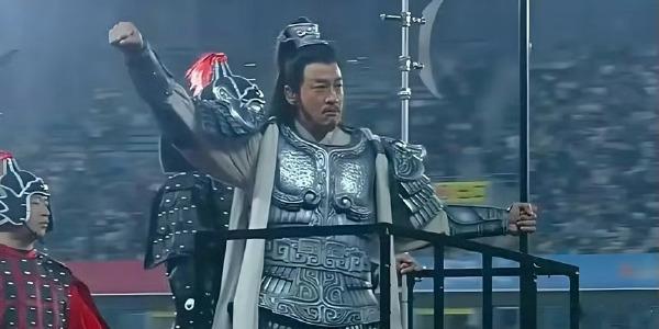 何润东苏超后马不停蹄开工 与其说何润东是意外翻红，不如说是长期的积淀，也是观众的