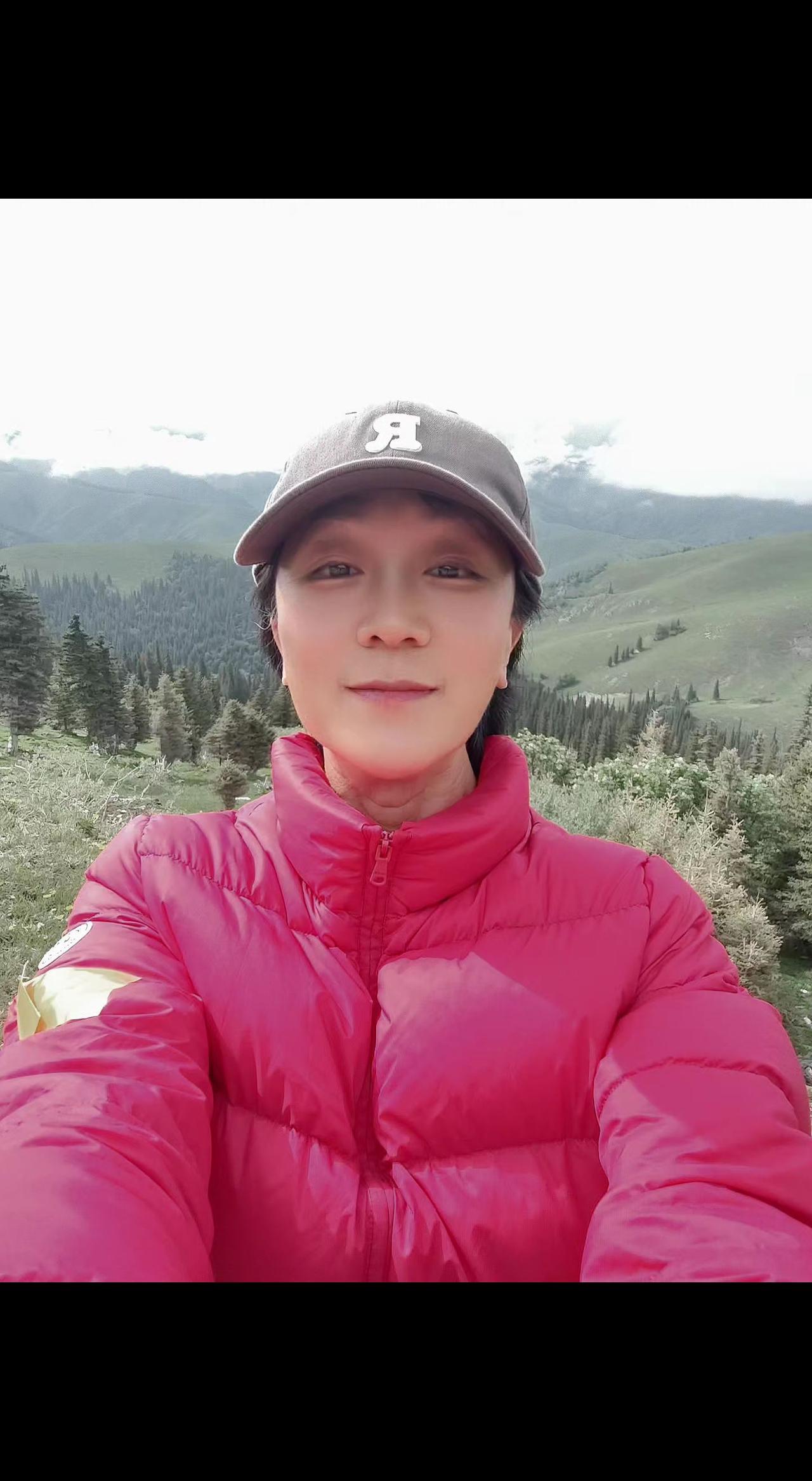 “清醒一点，其实有些人，什么都给不了你，只会影响你的情绪”该合群合群，该独行独行