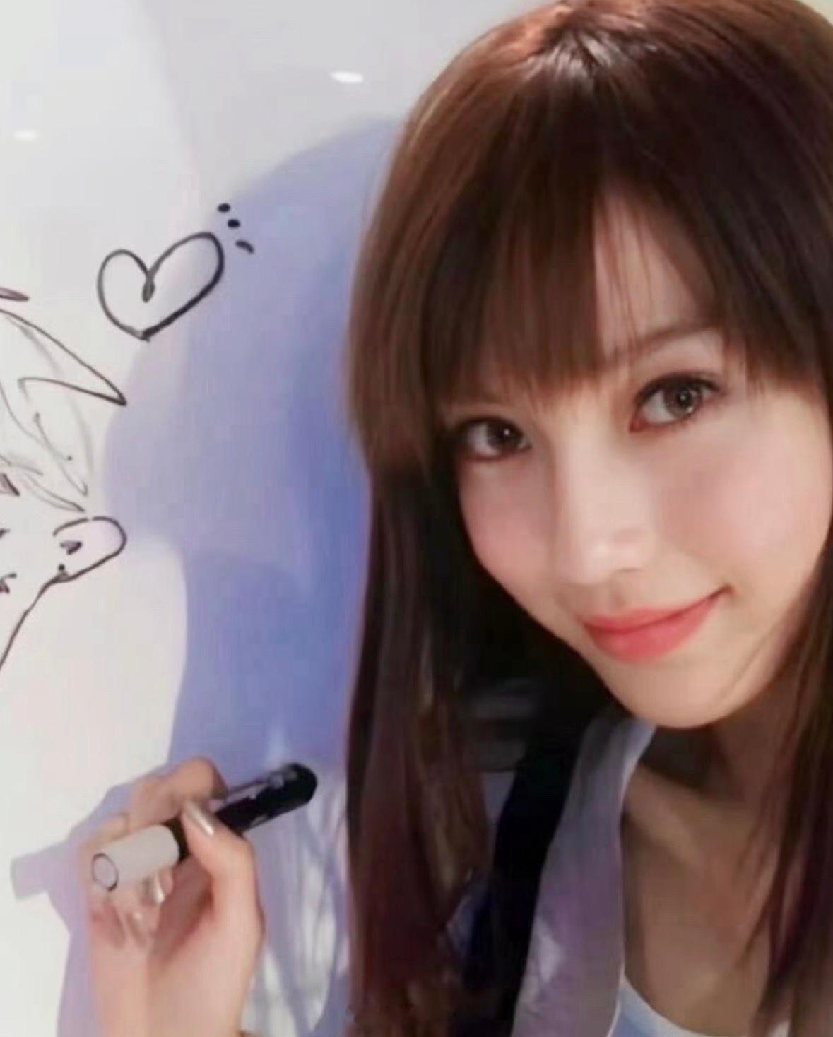 Angelababy杨颖早期美甲合集，真人芭比做什么款式都不会踩雷啊......