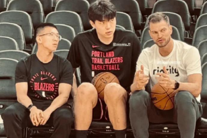 等着看吧明天打勇士队杨瀚森肯定比第一场发挥的好，甚至可能让大家眼前一亮！

首先