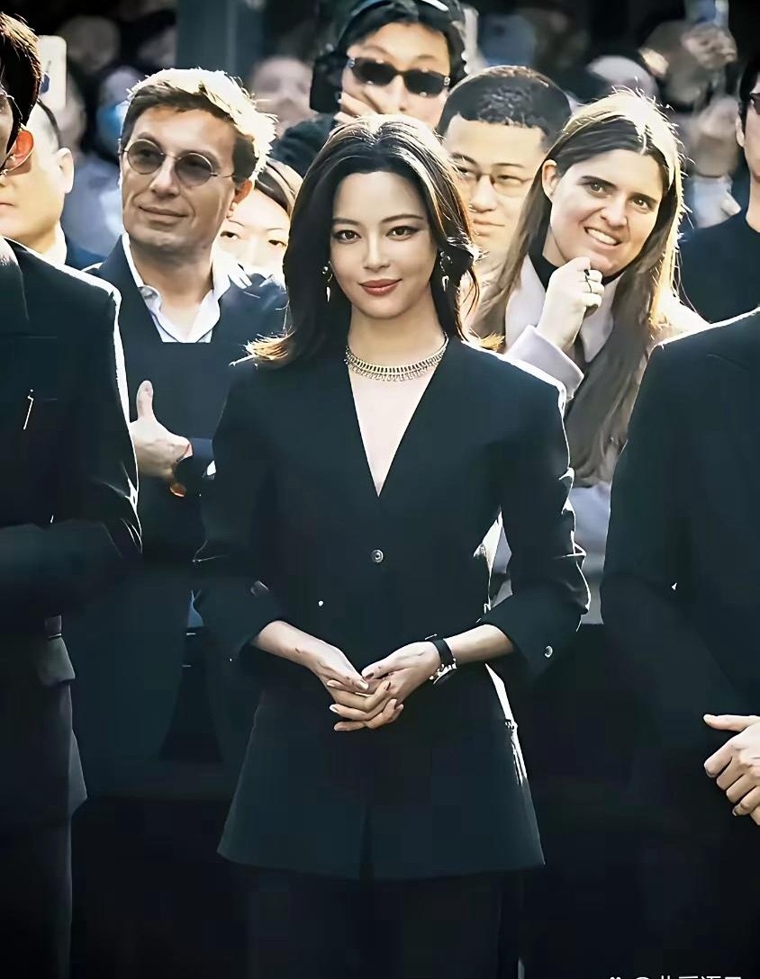辛芷蕾获威尼斯电影节影后，这事看着是有点玄学在里面的——看她的嘴就知道了。她之前
