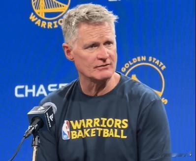 敬业！科尔谈巴特勒重重摔倒：

“巴特勒太拼了，他非常敬业。”

“他渴望帮助球