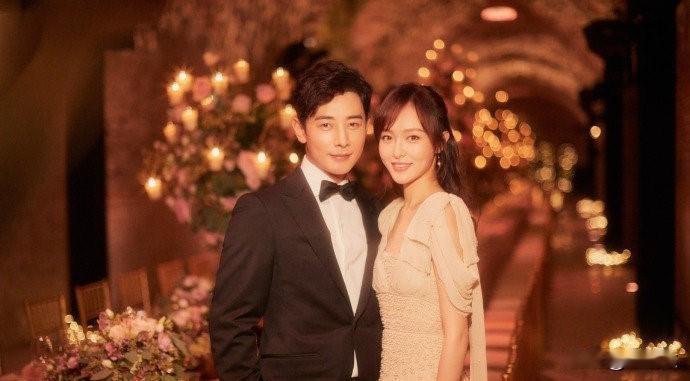 唐嫣罗晋同框回家破婚变，葬礼后并肩同行，低调相守打脸谣言
 
娱乐圈传得沸沸扬扬