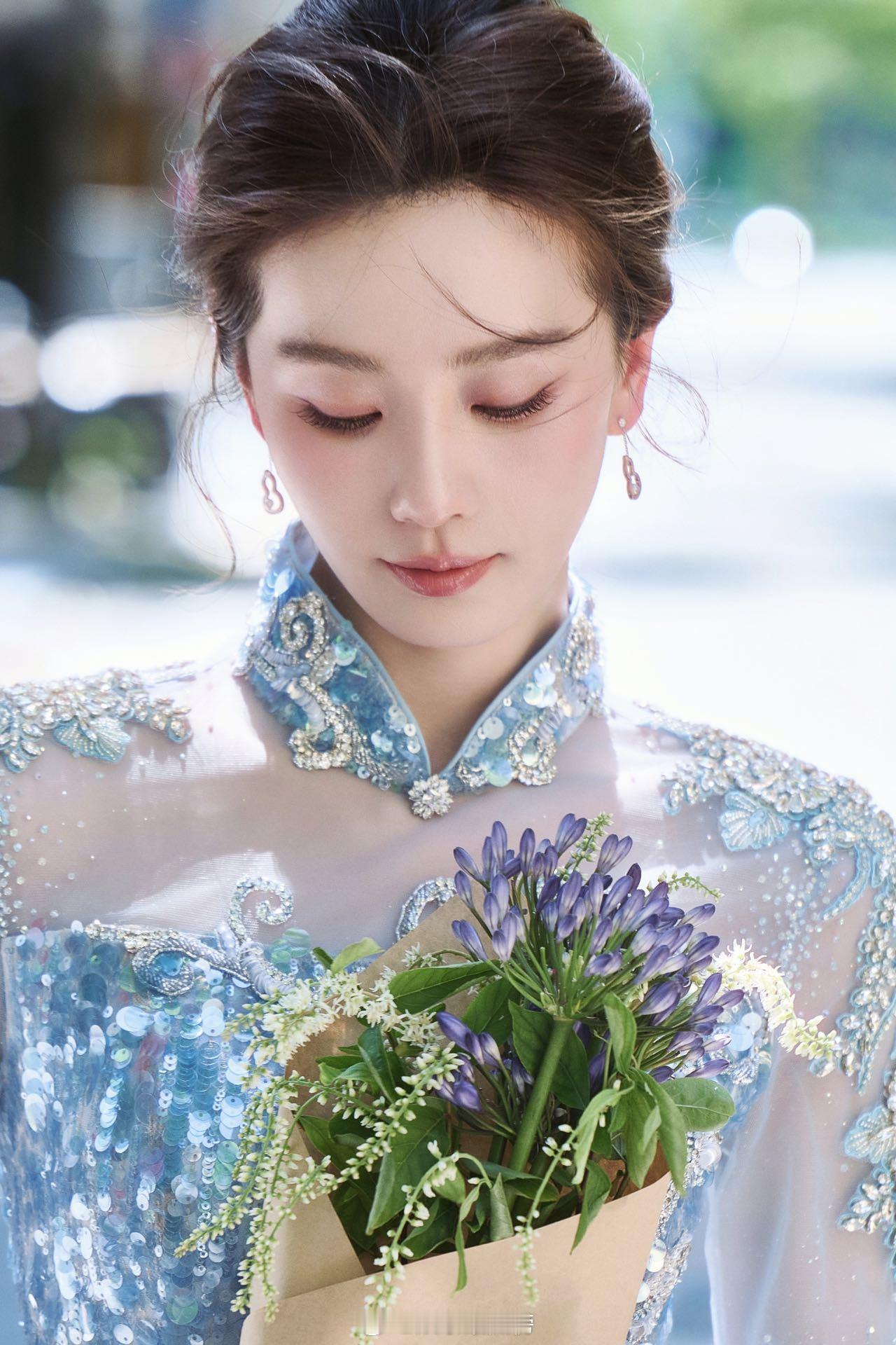 一袭东方韵惊河内，全场唯一受邀的刘诗诗凭何成为中越交流的“金名片”？ 