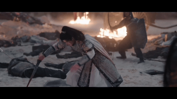 陈飞宇终于会用脸了陈飞宇不用原谅现偶了银甲染血那味儿太对了，眼神全是戏，终于不用