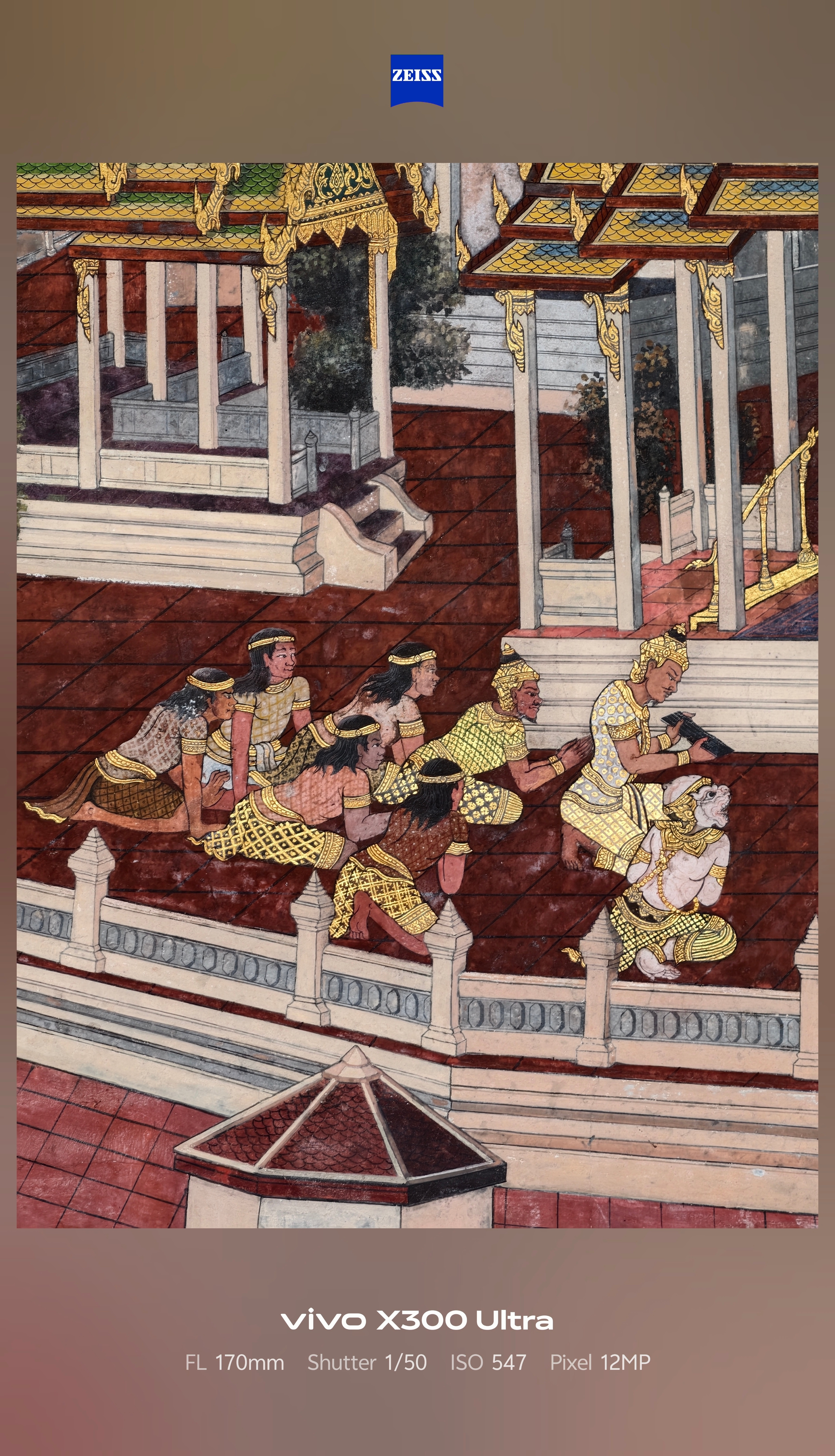 今天早上在玉佛寺逛了逛，里面有很多壁画，虽然没太看懂画的故事，但还蛮有意思的，特