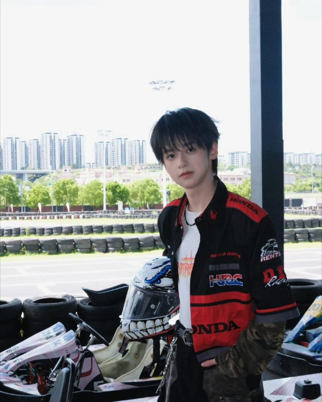 杨涵博幻梦都破碎C位 真的太绝啦！这颜值与实力双在线的魅力，简直帅到犯规。公司别