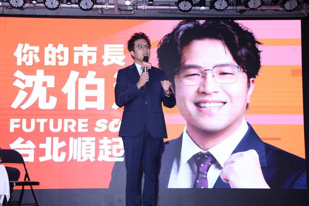 沈伯洋比手语被蓝酸 绿轰歧视？粉专傻眼反酸1句
民进党台北市长参选人沈伯洋5日竞