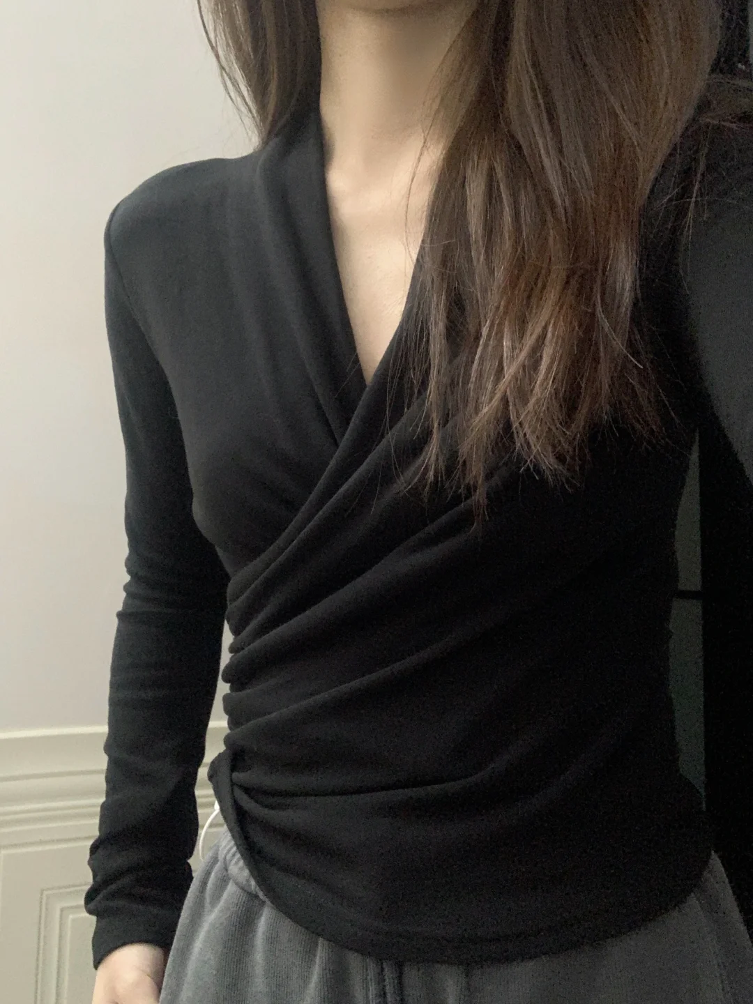 黑色收腰上衣好显瘦啊～