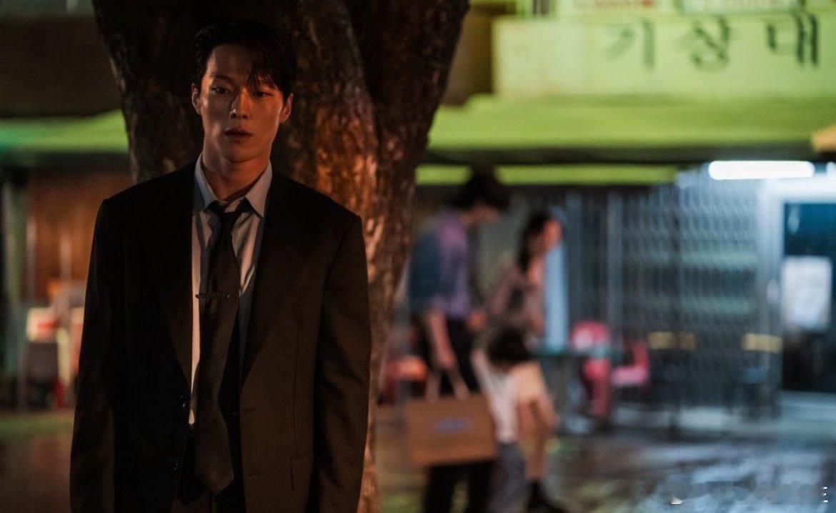 我才看到这里完整图片竟然是志赫看到假的一家三口我天别再虐纸盒了我真的感觉他快碎了