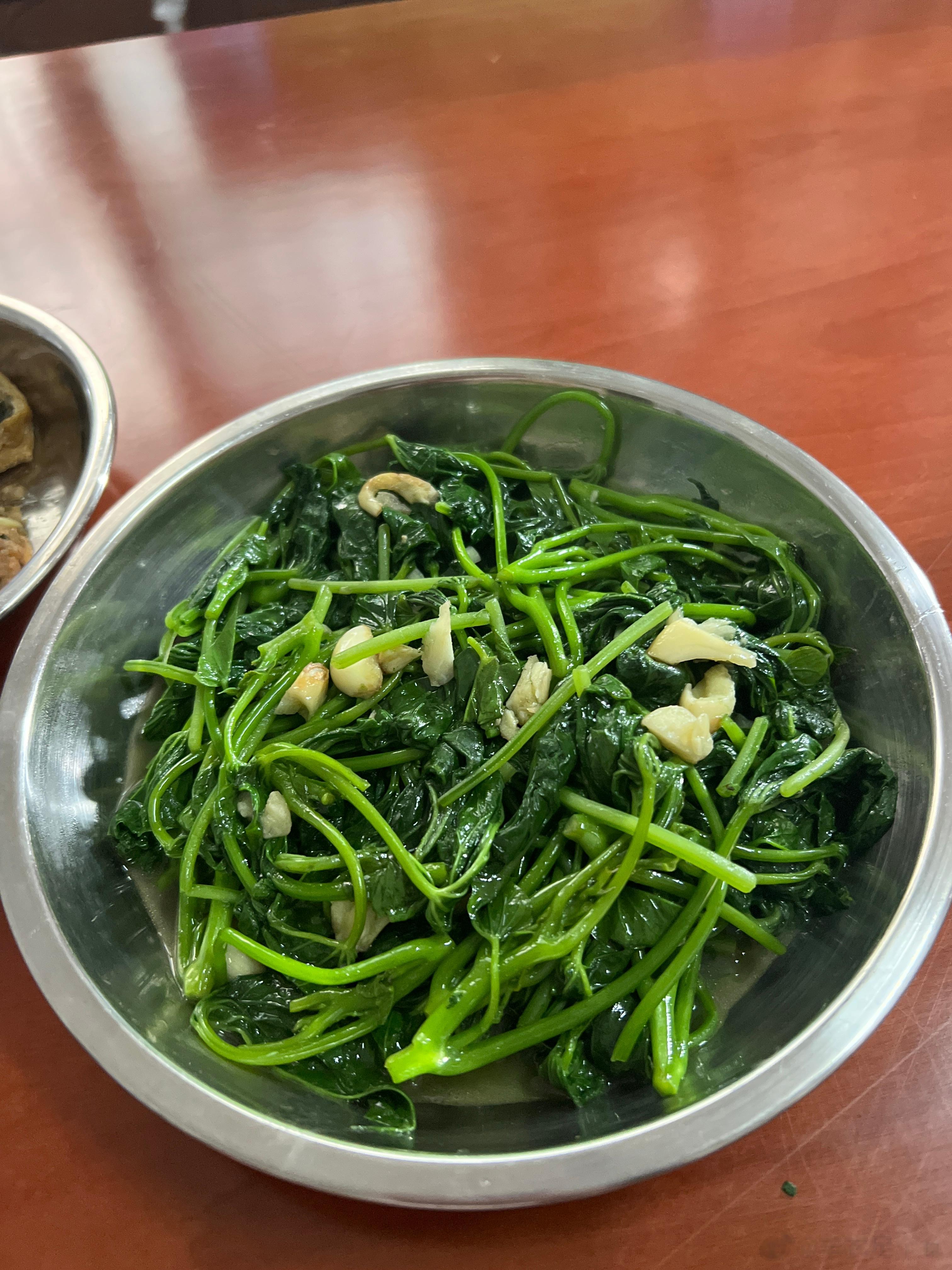 #早餐# 炒红薯叶 酿豆泡 玉米粥 ​​​