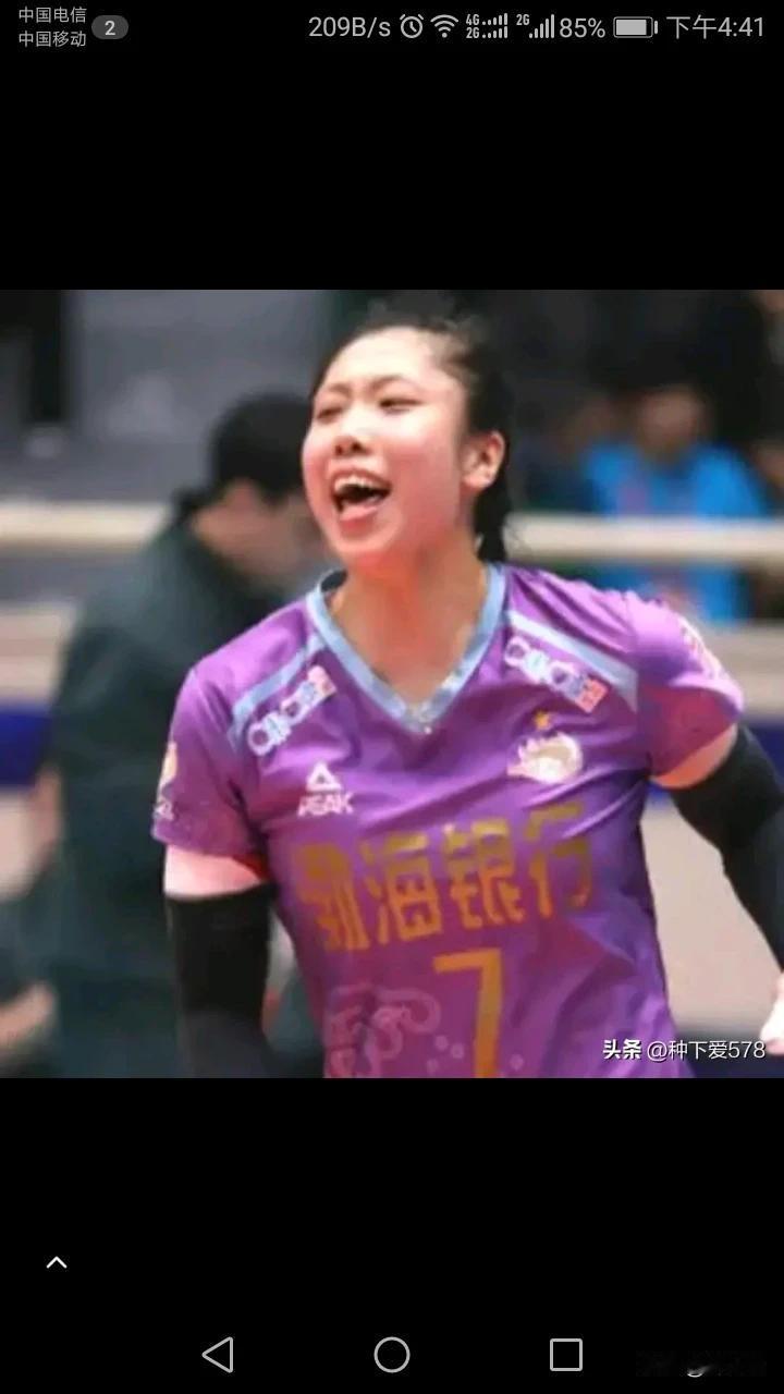 全锦赛上海队张玉倩副攻客串接应，江苏队勇乐二传客串副攻，结果都不理想，一个第五一