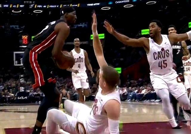 2026年3月，骑士队季后赛冲刺，谁也没想到伤病会如此密集。迪恩·韦德赛前热身踩