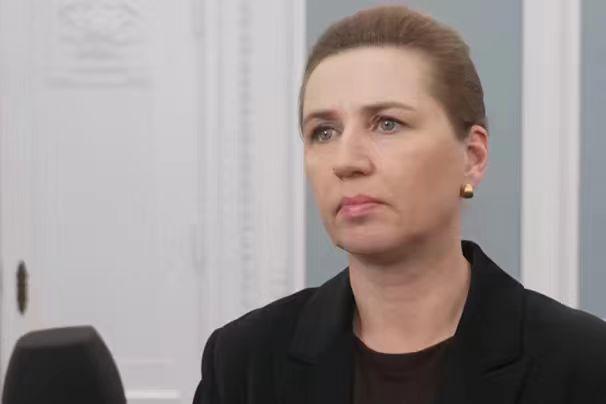丹麦女首相其实挺聪明的，她用使用权保住了主权。美国决定不动武之后，丹麦这边也做了