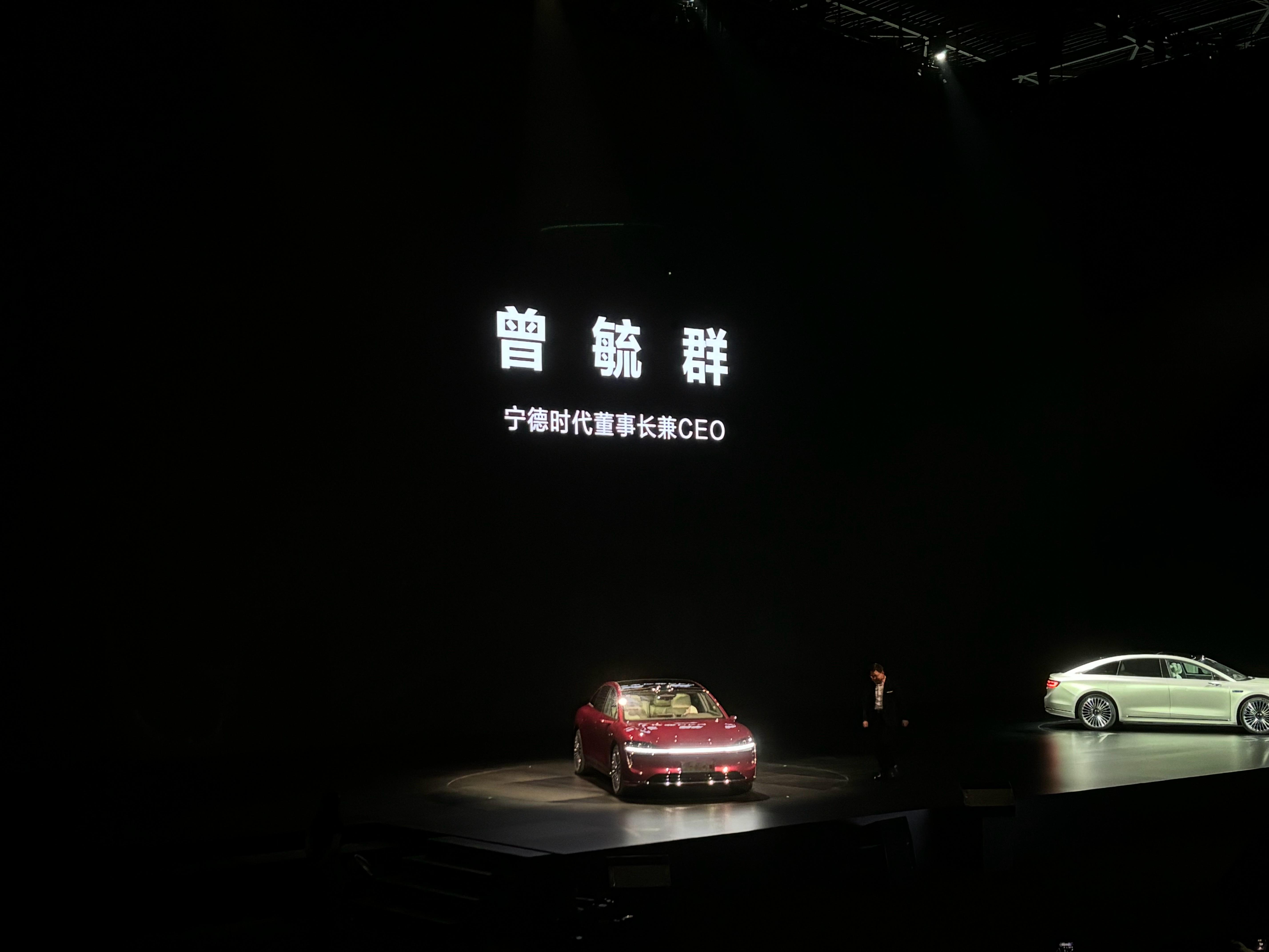 宁德时代给客户站台的次数越来越多了，周末还要在成都开一个线下的新能源广场。#汽场