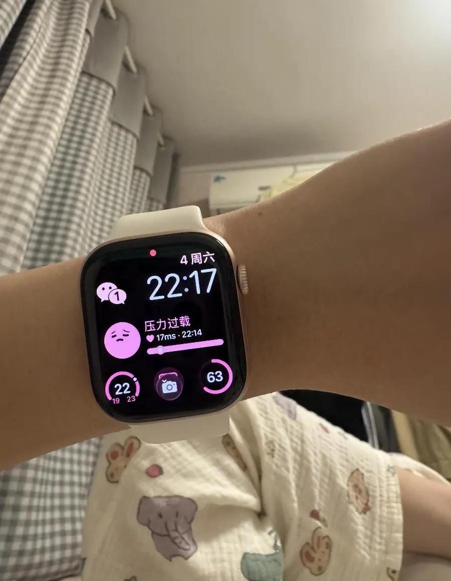 S11使用感受
之前我用的小米手环，感觉看个微信提醒也足够。换了apple wa