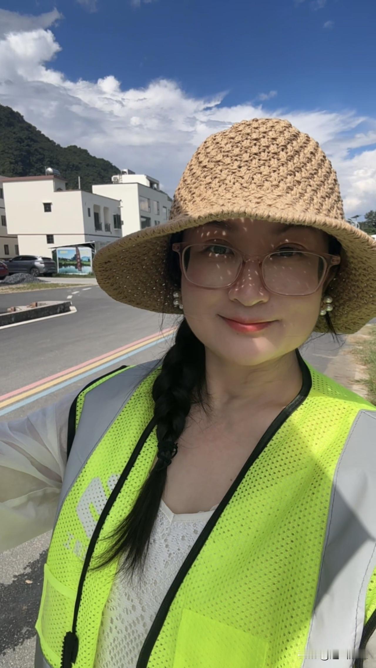 在这么美丽的地方工作，身体再累心情也不会太差。写日志的时候，这一刻我总会想起我的