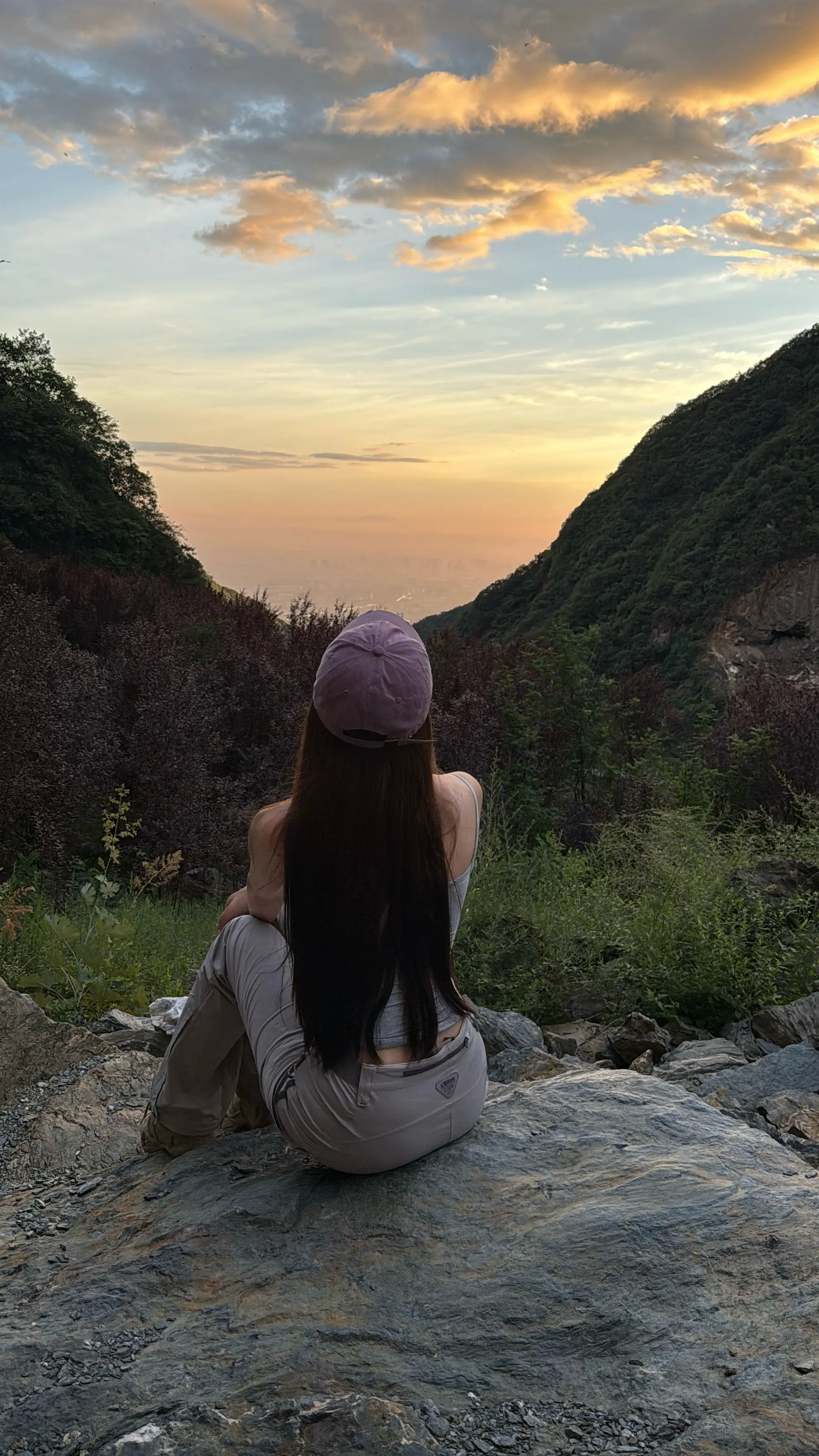 我想我不应该像个小孩一样频繁的追问你