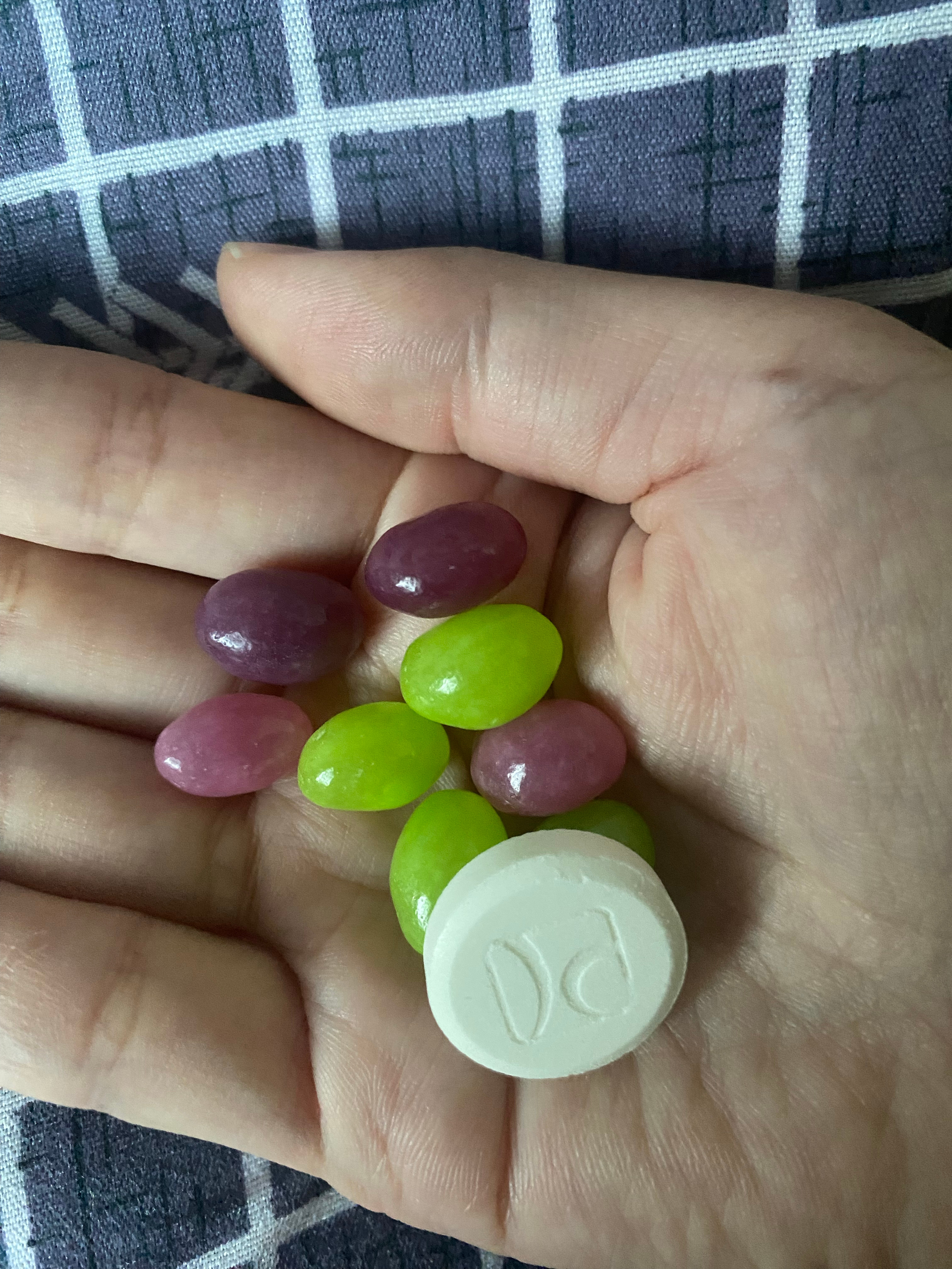 吃💊 ​​​