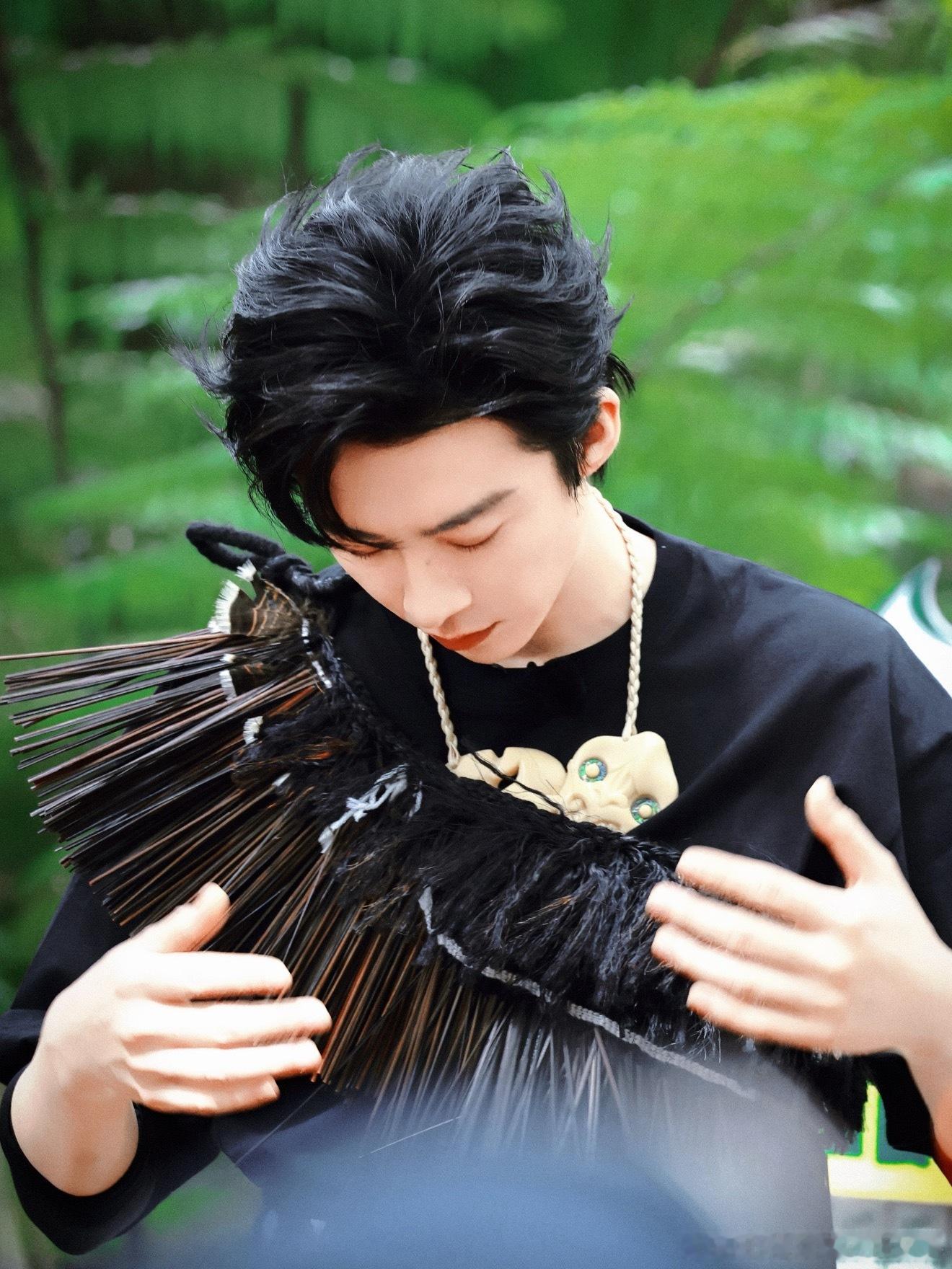 刘宇宁OMG周也你吓到我了百灵鸟周也高音突袭登场✨全程稳定输出精准拿捏音准，一旁