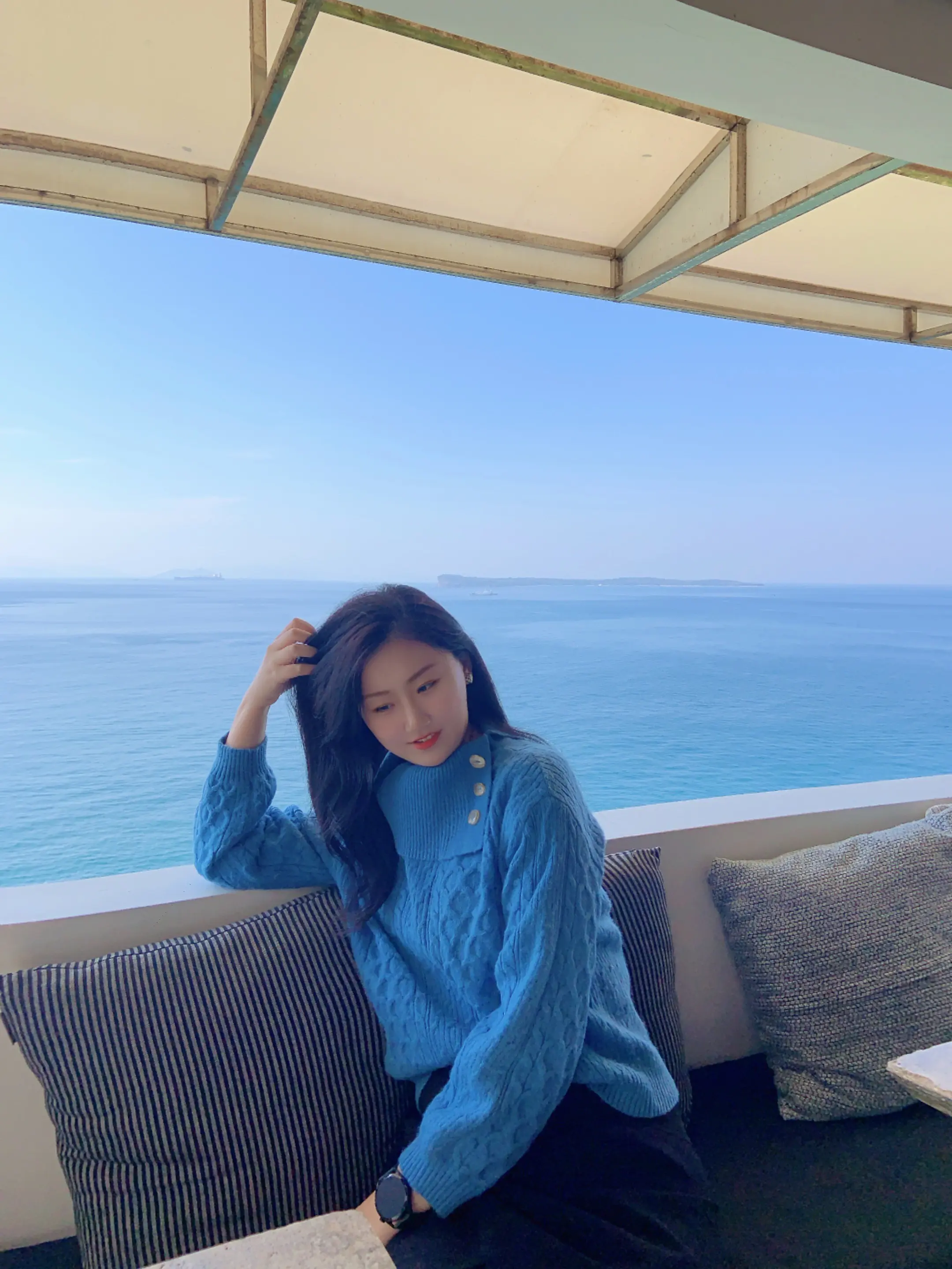 忙碌的年底 难得的好天气和深蓝色的海。